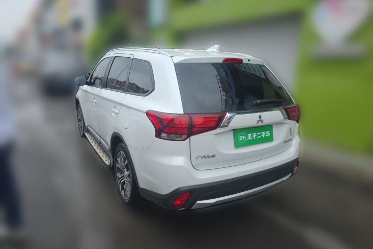 Used Mitsubishi Outlander 2018 2.0L Two-Wheel Drive Glory Edition 5 Seats Rear Left 45 Deg