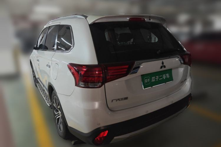 Used Mitsubishi Outlander 2018 2.4L 4x4 Elite Edition 5 Seats Rear Left 45 Deg