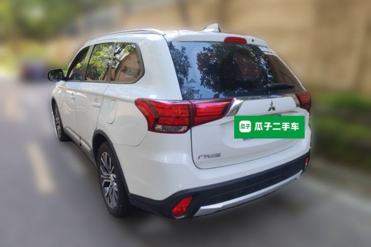 Used Mitsubishi Outlander 2018 2.0L Two-Wheel Drive Glory Edition 5 Seats Rear Left 45 Deg