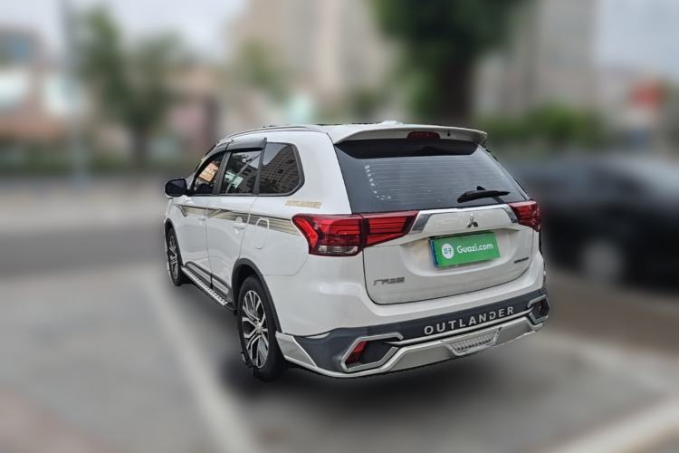 Used Mitsubishi Outlander 2018 2.0L Two-Wheel Drive Glory Edition 5 Seats Rear Left 45 Deg