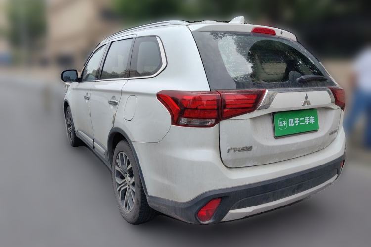 Used Mitsubishi Outlander 2018 2.0L Two-Wheel-Drive Jiale Edition 7-Seater Rear Left 45 Deg