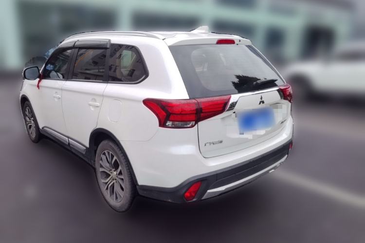 Used Mitsubishi Outlander 2018 2.0L Two-Wheel Drive Glory Edition 5 Seats Rear Left 45 Deg