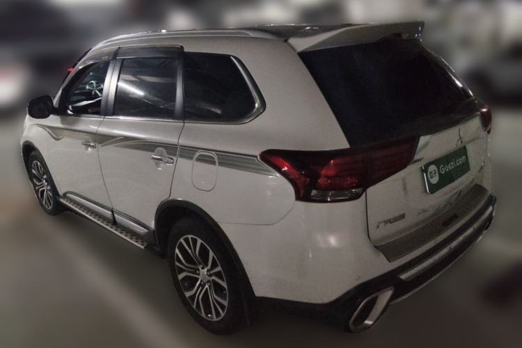 Used Mitsubishi Outlander 2018 2.4L 4x4 Elite Edition 5 Seats Rear Left 45 Deg