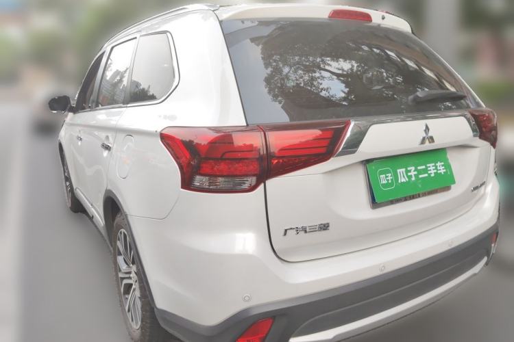 Used Mitsubishi Outlander 2018 2.4L 4x4 Elite Edition 5 Seats Rear Left 45 Deg