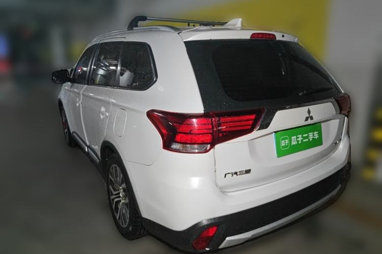 Used Mitsubishi Outlander 2018 2.0L Two-Wheel Drive Glory Edition 5 Seats Rear Left 45 Deg