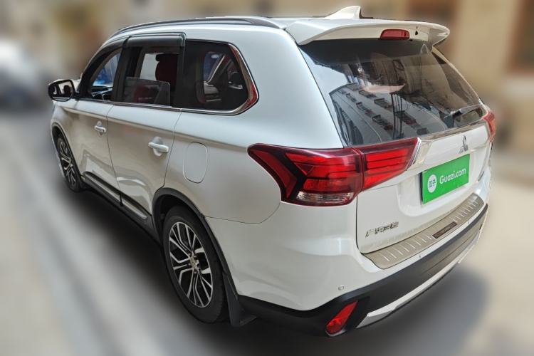 Used Mitsubishi Outlander 2018 2.0L Two-Wheel Drive Glory Edition 5 Seats Rear Left 45 Deg