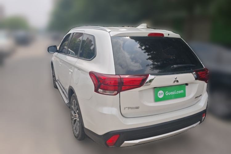 Used Mitsubishi Outlander 2018 2.0L Two-Wheel Drive Glory Edition 5 Seats Rear Left 45 Deg