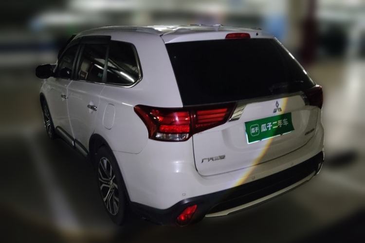 Used Mitsubishi Outlander 2018 2.4L 4x4 Elite Edition 5 Seats Rear Left 45 Deg