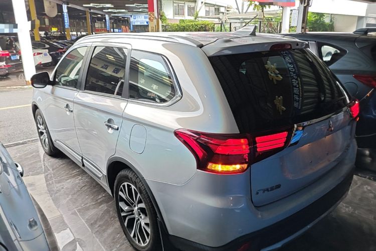 Used Mitsubishi Outlander 2018 2.4L 4x4 Elite Edition 5 Seats Rear Left 45 Deg