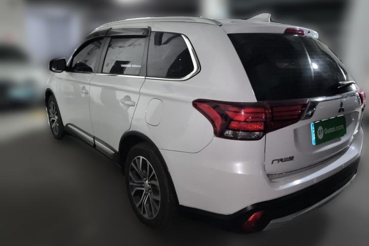 Used Mitsubishi Outlander 2018 2.0L Two-Wheel-Drive Jiale Edition 7-Seater Rear Left 45 Deg