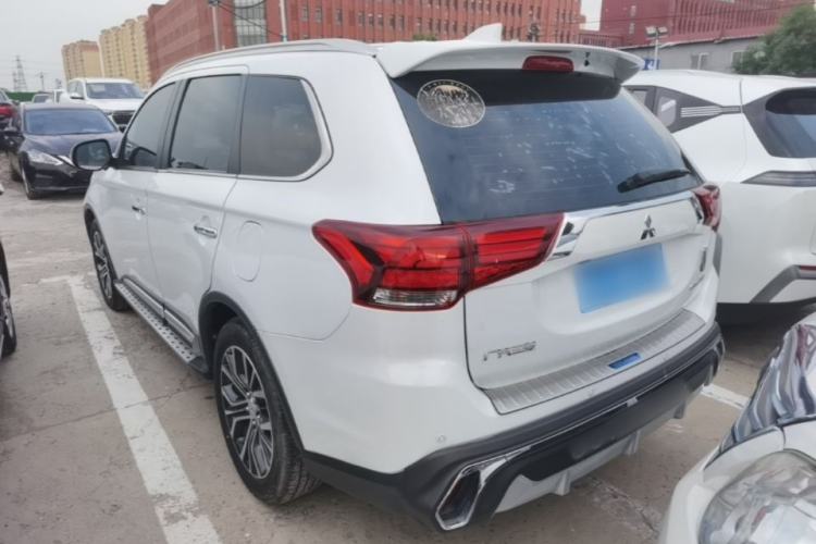 Used Mitsubishi Outlander 2018 2.4L 4x4 Elite Edition 5 Seats Rear Left 45 Deg