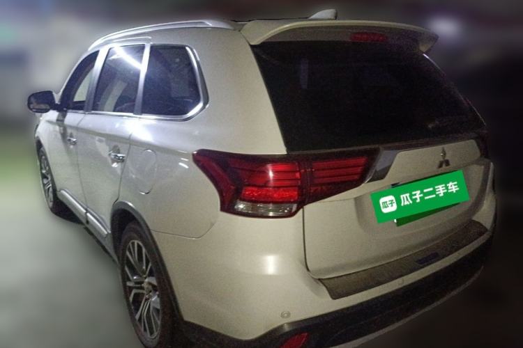 Used Mitsubishi Outlander 2018 2.4L 4x4 Elite Edition 5 Seats Rear Left 45 Deg