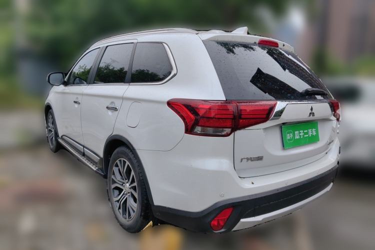 Used Mitsubishi Outlander 2018 2.4L 4x4 Elite Edition 5 Seats Rear Left 45 Deg