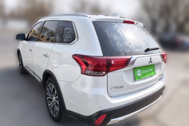 Used Mitsubishi Outlander 2018 2.4L 4x4 Elite Edition 5 Seats Rear Left 45 Deg