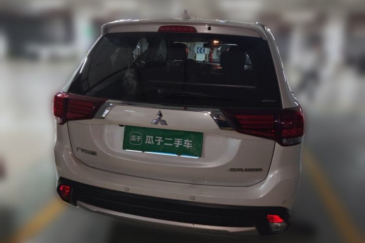 Used Mitsubishi Outlander 2018 2.4L 4x4 Elite Edition 5 Seats Rear