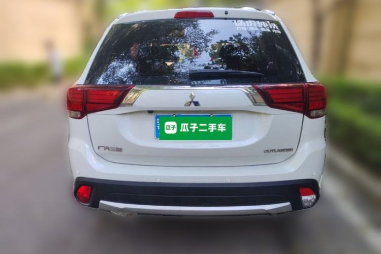Used Mitsubishi Outlander 2018 2.0L Two-Wheel Drive Glory Edition 5 Seats Rear