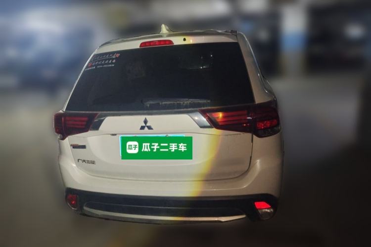 Used Mitsubishi Outlander 2018 2.0L Two-Wheel Drive Glory Edition 5 Seats Rear