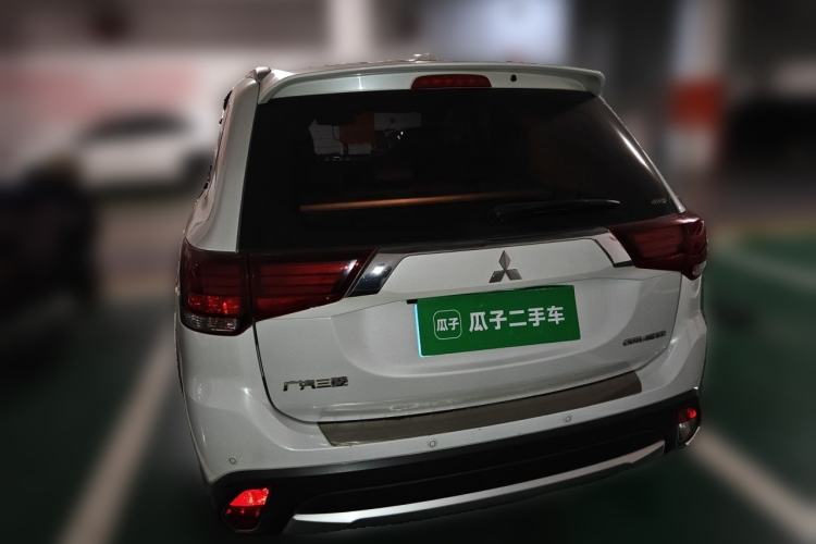 Used Mitsubishi Outlander 2018 2.4L 4x4 Elite Edition 5 Seats Rear