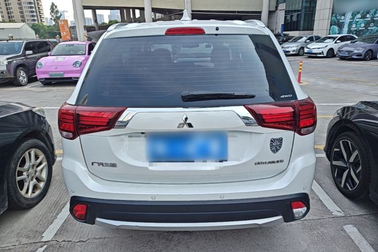 Used Mitsubishi Outlander 2018 2.4L 4x4 Elite Edition 5 Seats Rear