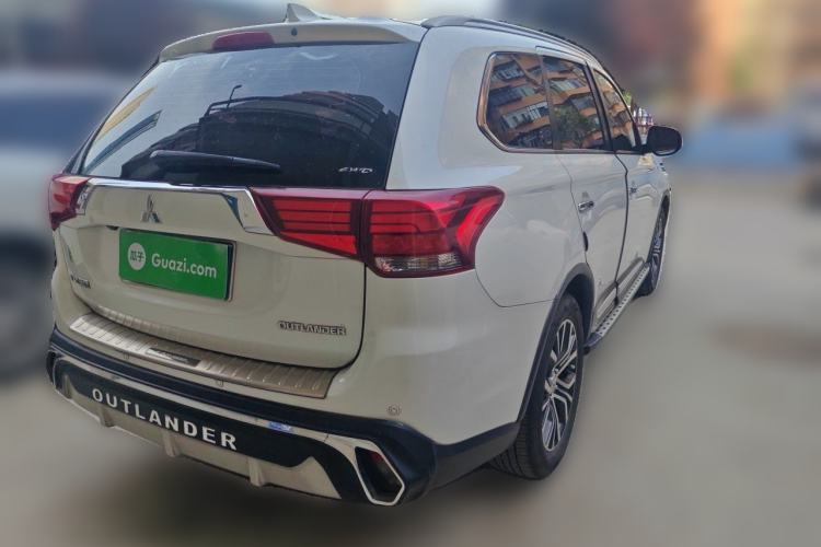 Used Mitsubishi Outlander 2018 2.4L 4x4 Elite Edition 5 Seats Rear Right 45 Deg