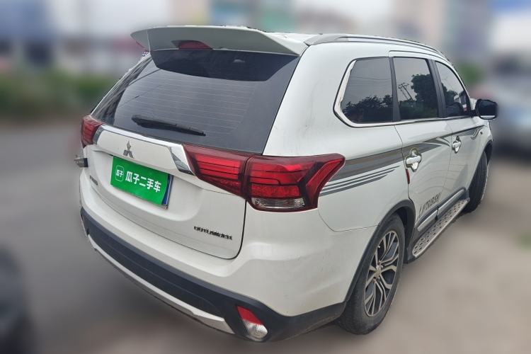 Used Mitsubishi Outlander 2018 2.0L Two-Wheel-Drive Jiale Edition 7-Seater Rear Right 45 Deg