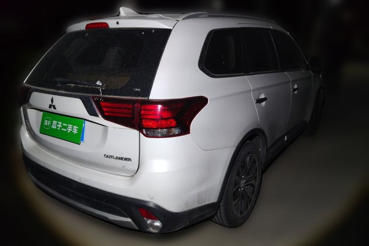 Used Mitsubishi Outlander 2018 2.4L 4x4 Elite Edition 5 Seats Rear Right 45 Deg