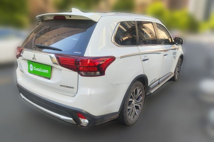 Used Mitsubishi Outlander 2018 2.4L 4x4 Elite Edition 5 Seats Rear Right 45 Deg