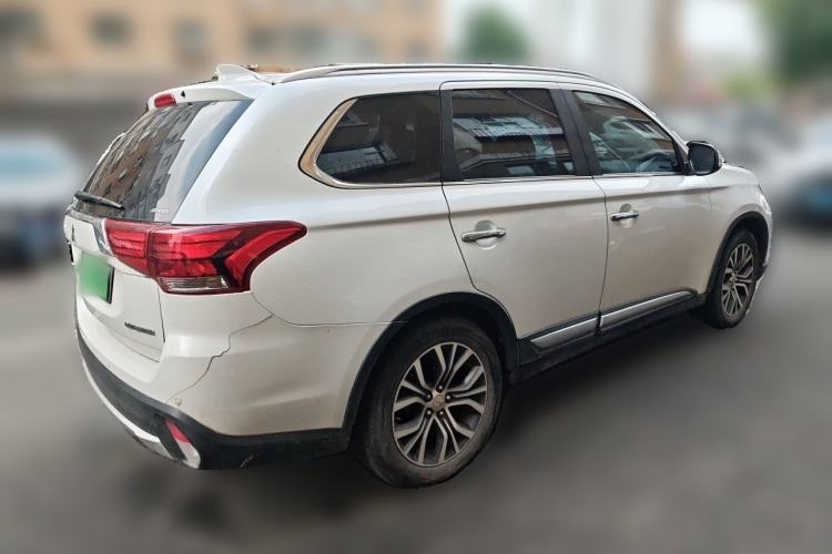 Used Mitsubishi Outlander 2018 2.4L 4x4 Elite Edition 5 Seats Rear Right 45 Deg