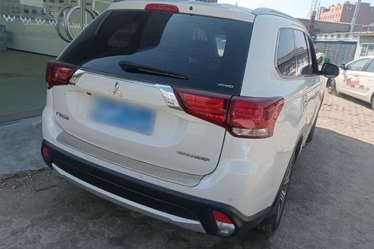 Used Mitsubishi Outlander 2018 2.4L 4x4 Elite Edition 5 Seats Rear Right 45 Deg