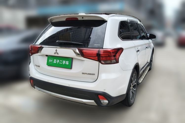 Used Mitsubishi Outlander 2018 2.4L 4x4 Elite Edition 5 Seats Rear Right 45 Deg