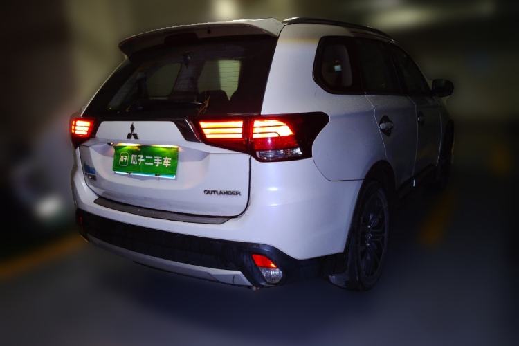 Used Mitsubishi Outlander  Rear Right 45 Deg