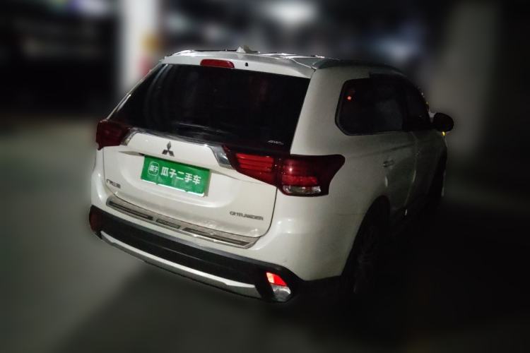 Used Mitsubishi Outlander 2018 2.4L 4x4 Elite Edition 5 Seats Rear Right 45 Deg