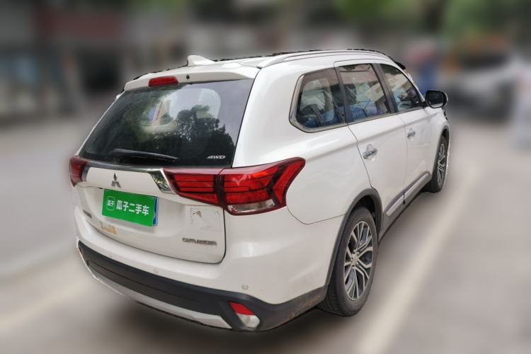 Used Mitsubishi Outlander 2018 2.4L 4x4 Elite Edition 5 Seats Rear Right 45 Deg