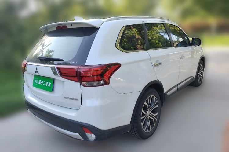 Used Mitsubishi Outlander 2018 2.4L 4x4 Elite Edition 5 Seats Rear Right 45 Deg