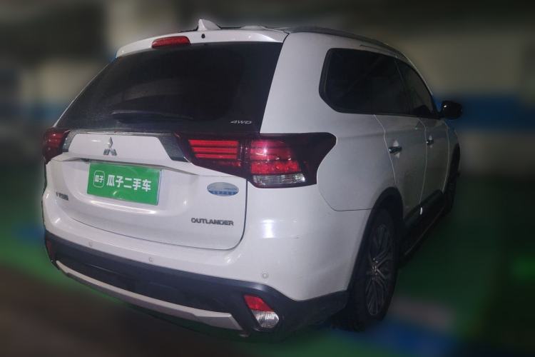 Used Mitsubishi Outlander 2018 2.4L 4x4 Elite Edition 5 Seats Rear Right 45 Deg