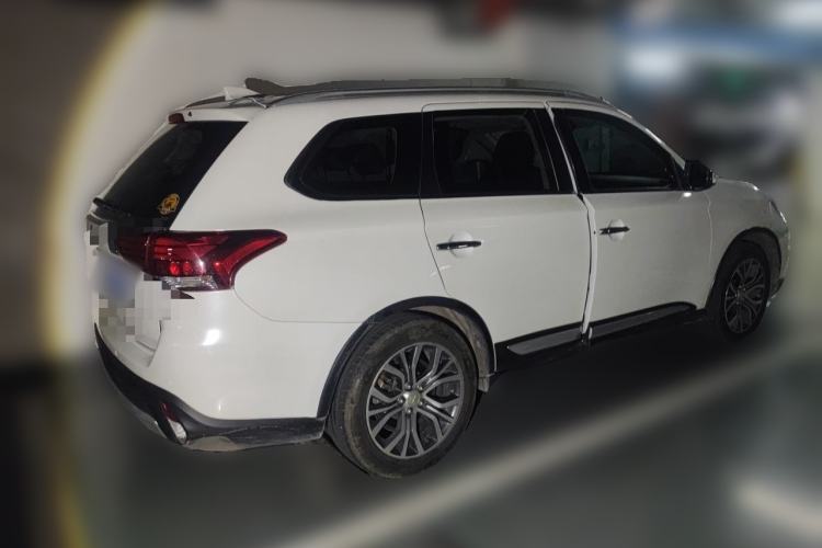 Used Mitsubishi Outlander 2018 2.4L 4x4 Elite Edition 5 Seats Rear Right 45 Deg