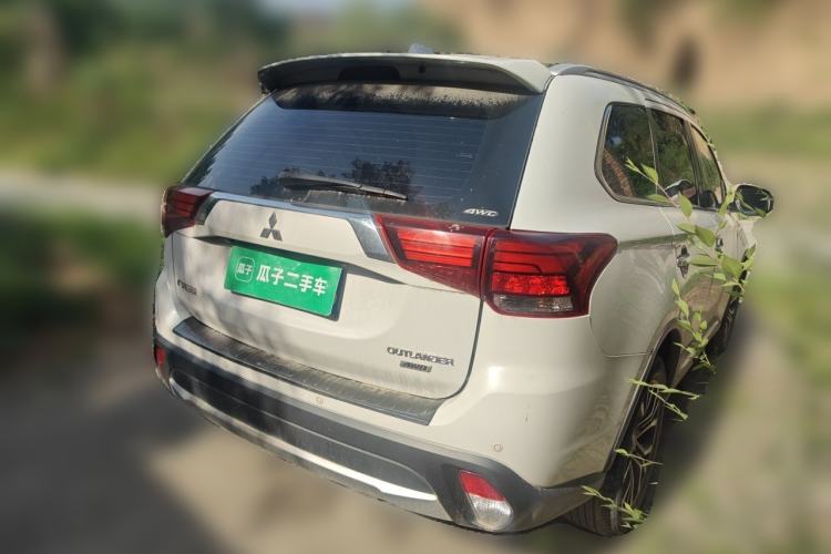 Used Mitsubishi Outlander 2018 2.4L 4x4 Elite Edition 5 Seats Rear Right 45 Deg