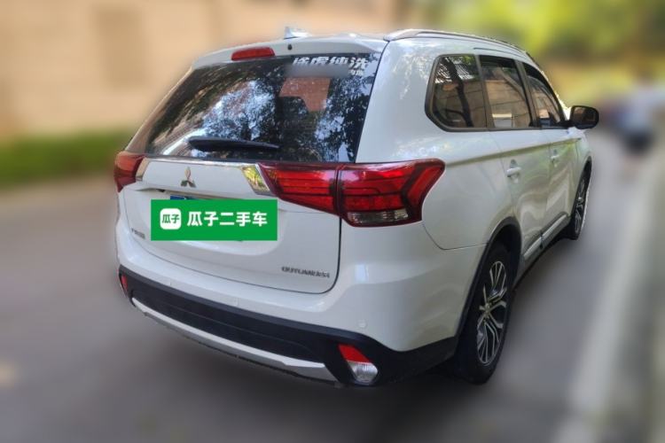 Used Mitsubishi Outlander 2018 2.0L Two-Wheel Drive Glory Edition 5 Seats Rear Right 45 Deg