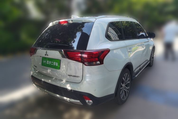 Used Mitsubishi Outlander 2018 2.0L Two-Wheel-Drive Jiale Edition 7-Seater Rear Right 45 Deg