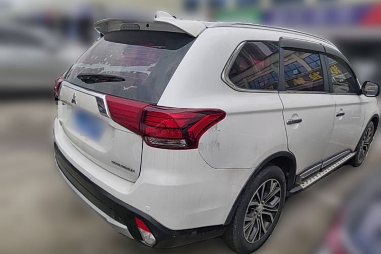 Used Mitsubishi Outlander 2018 2.4L 4x4 Elite Edition 5 Seats Rear Right 45 Deg