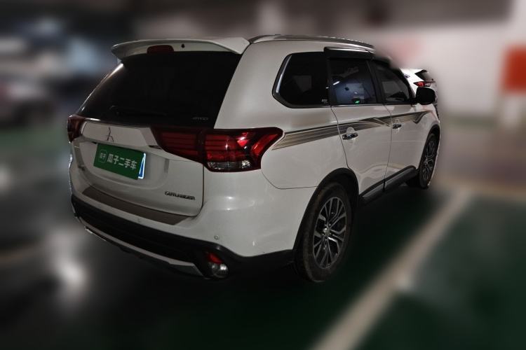 Used Mitsubishi Outlander 2018 2.4L 4x4 Elite Edition 5 Seats Rear Right 45 Deg