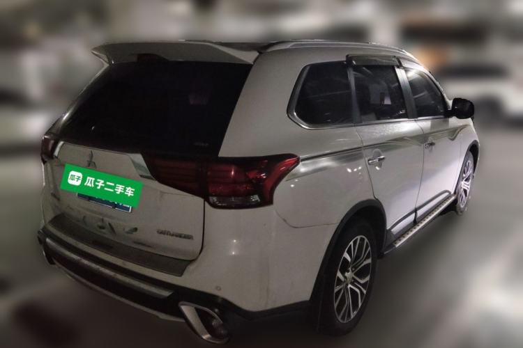 Used Mitsubishi Outlander 2018 2.4L 4x4 Elite Edition 5 Seats Rear Right 45 Deg