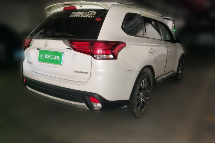 Used Mitsubishi Outlander 2018 2.0L Two-Wheel Drive Glory Edition 5 Seats Rear Right 45 Deg
