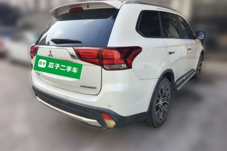 Used Mitsubishi Outlander 2018 2.4L 4x4 Elite Edition 5 Seats Rear Right 45 Deg