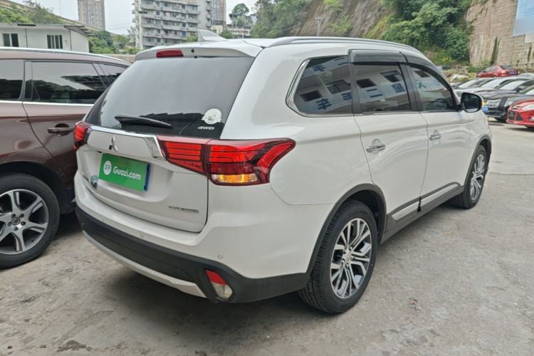 Used Mitsubishi Outlander 2018 2.4L 4x4 Elite Edition 5 Seats Rear Right 45 Deg