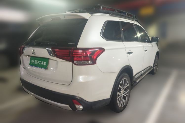 Used Mitsubishi Outlander 2018 2.4L 4x4 Elite Edition 5 Seats Rear Right 45 Deg