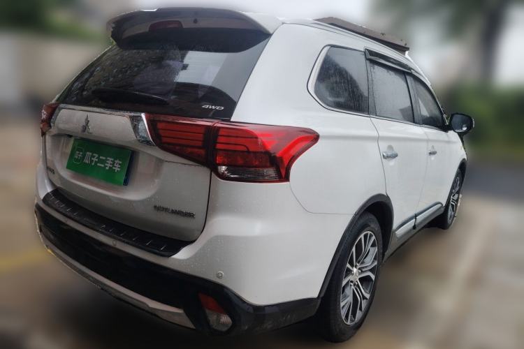 Used Mitsubishi Outlander 2018 2.4L 4x4 Elite Edition 5 Seats Rear Right 45 Deg