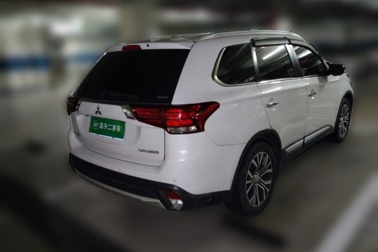 Used Mitsubishi Outlander 2018 2.4L 4x4 Elite Edition 5 Seats Rear Right 45 Deg