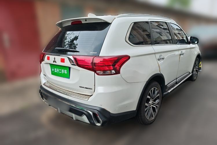 Used Mitsubishi Outlander 2018 2.4L 4x4 Elite Edition 5 Seats Rear Right 45 Deg