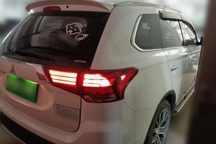 Used Mitsubishi Outlander 2018 2.4L 4x4 Elite Edition 5 Seats Rear Right 45 Deg